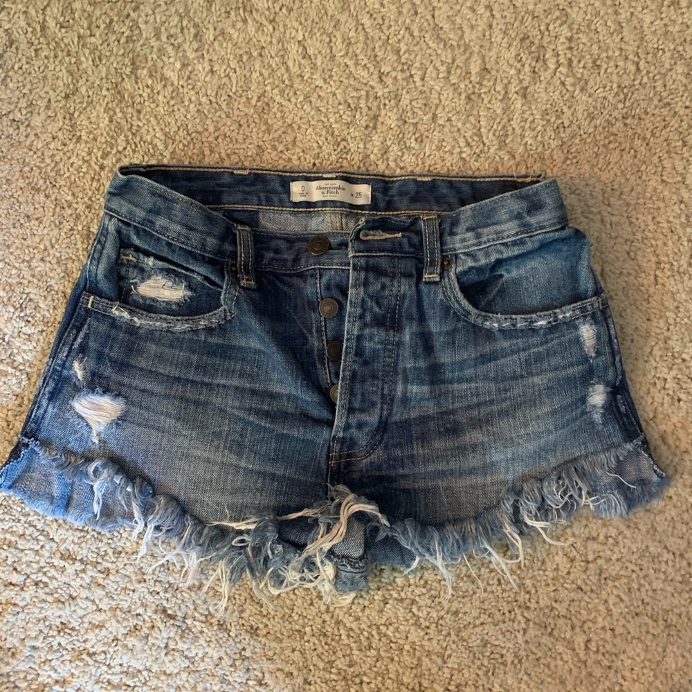 Denim jean shorts with little distress